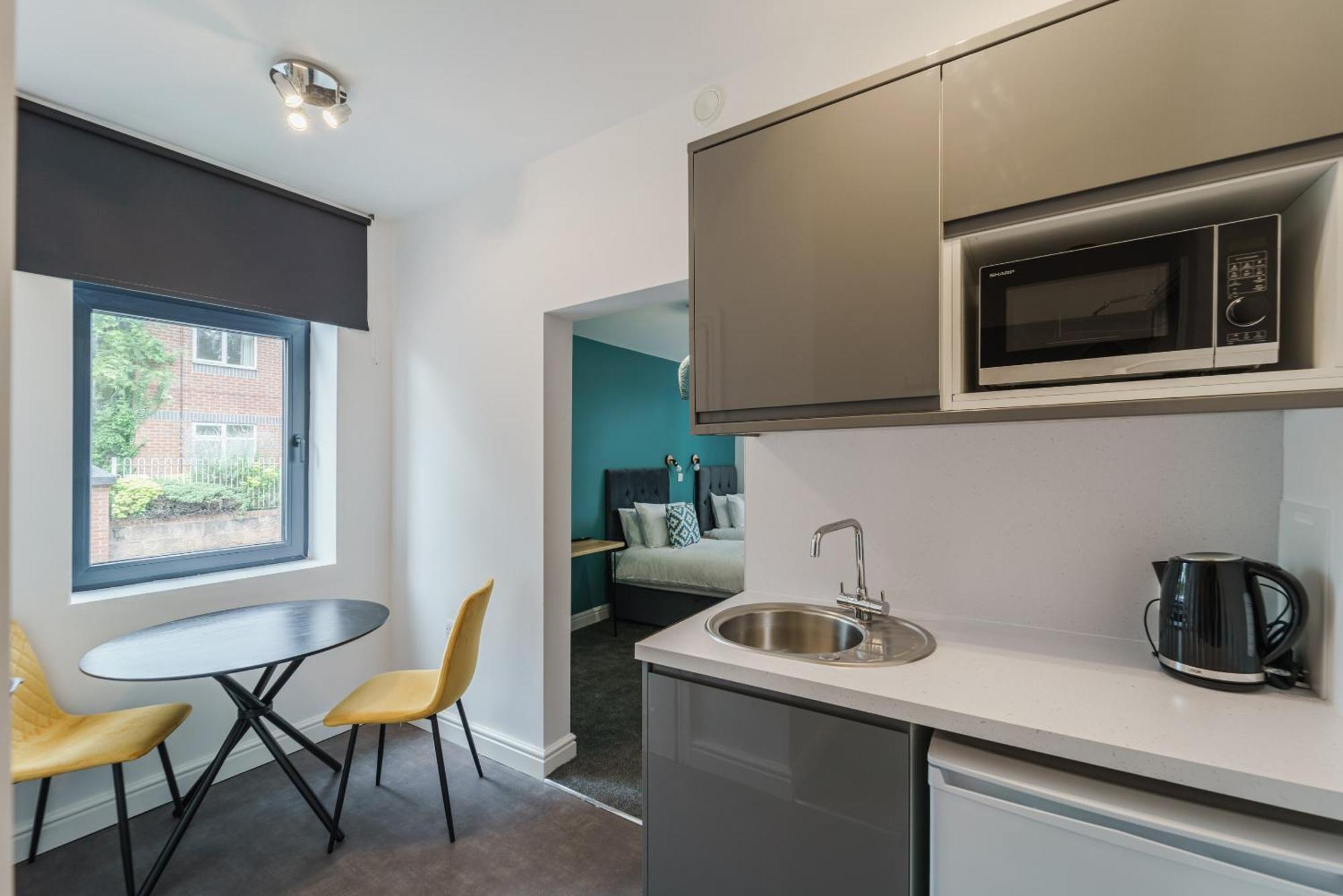 Deluxe Studio Apartments Ντέρμπι Δωμάτιο φωτογραφία
